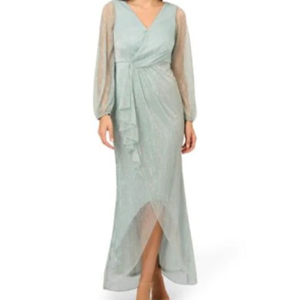 NWT Adrianna Papell Gown  Women's Size 4 Mint Smoke Sheer Long Sleeves